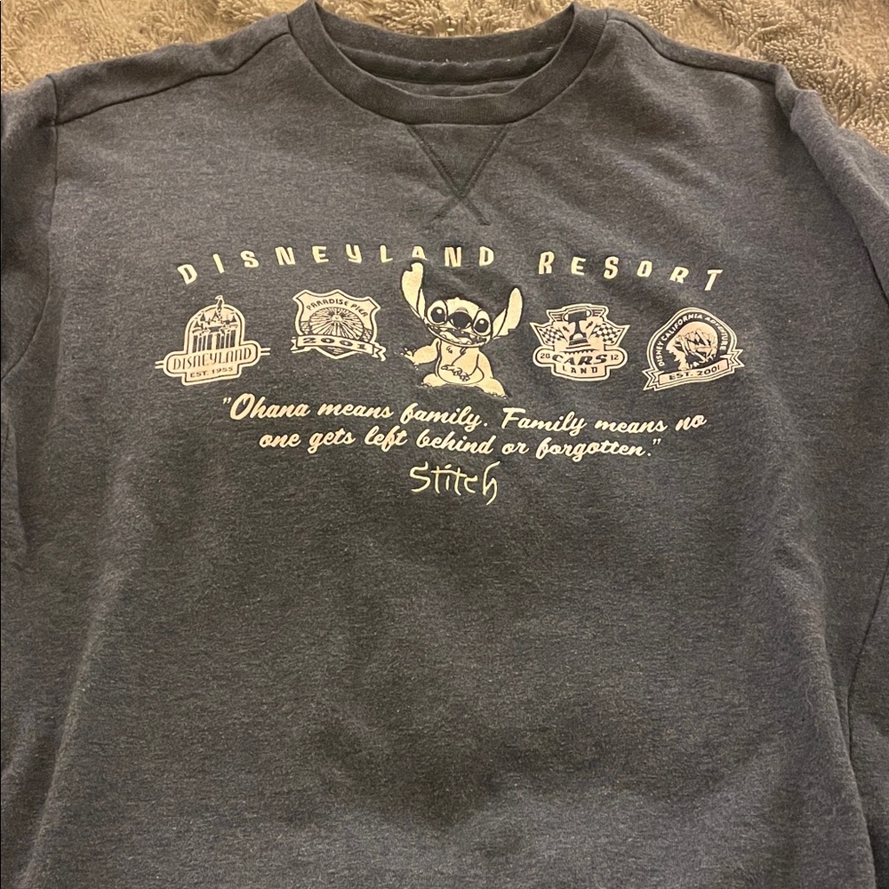 Disneyland  Resort Ohsna Stitch sweatshirt size M.